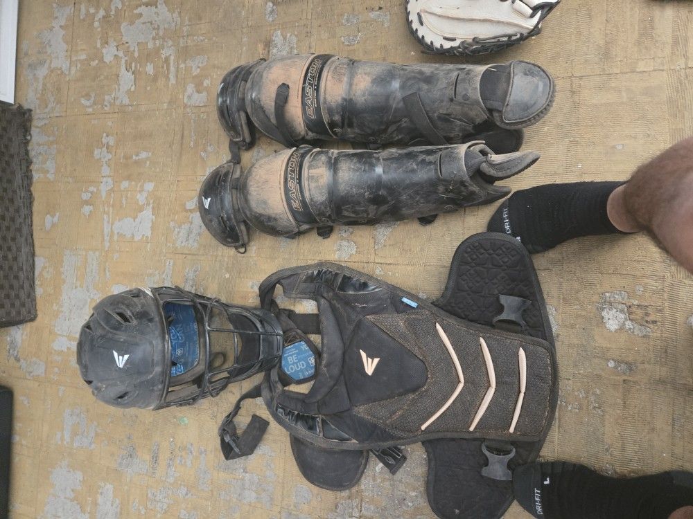 Easton Catchers Gear