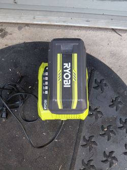 Battery ryobi 40v 4Ah and charger