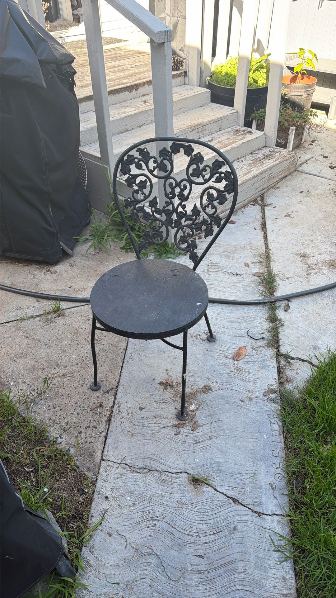 3antique Metal Chairs One White 2 Black