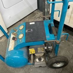 Makita Air Compressor Mod. MAC5200 3 HP