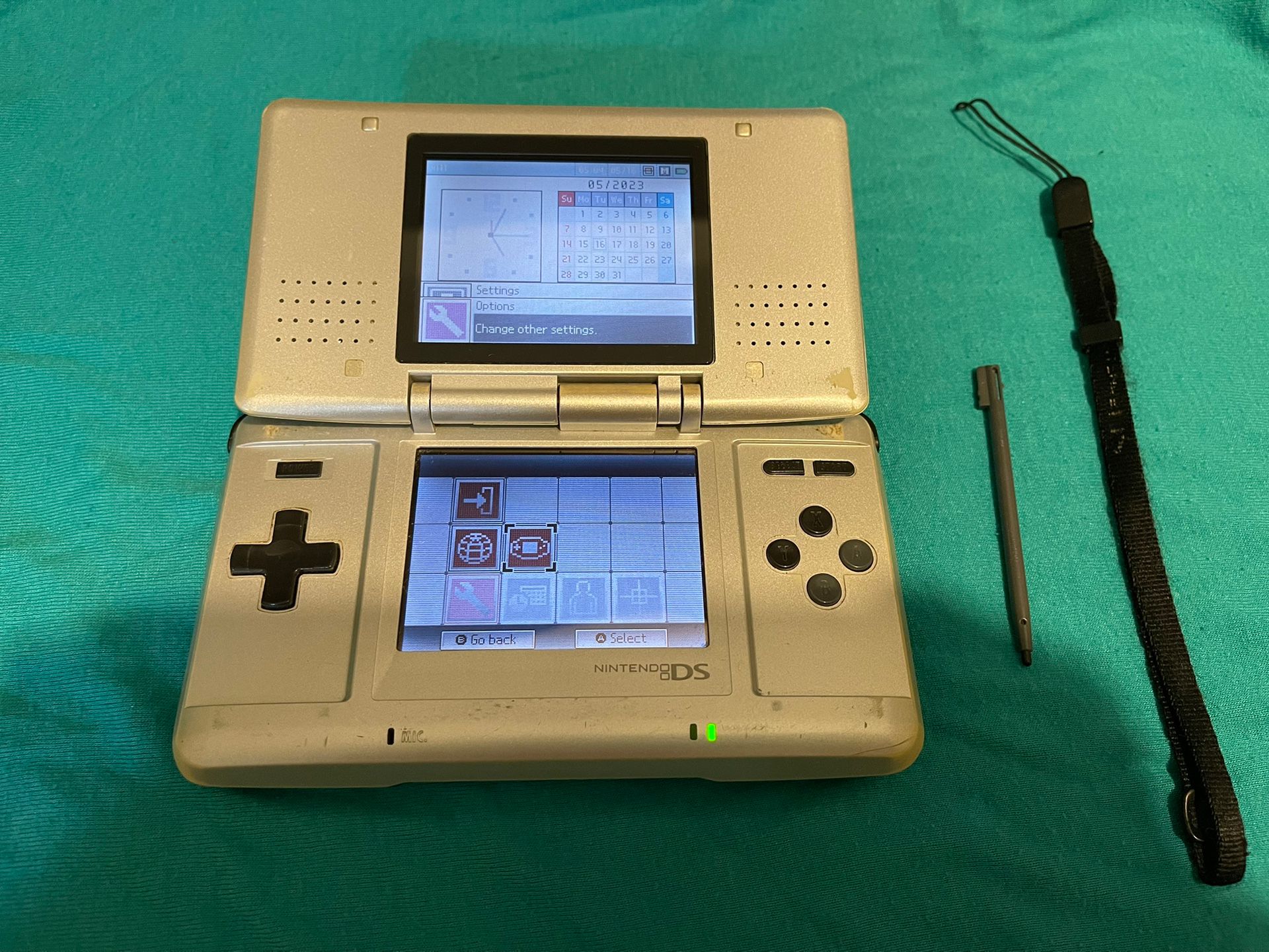 Nintendo DS Original Console GRAY/SILVER NTR Clean, Tested Working!  for Sale in Hazard, CA   OfferUp