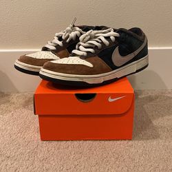 Sz 9 Nike SB Strummer (Before)