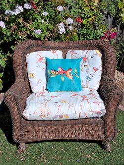 Wicker Rattan Outdoor Chair w Cushions
