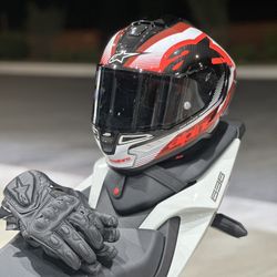 Alpinestars R10 Helmet. 