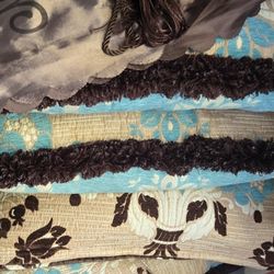 Moroccan Salon Includes 2 Big Tlamet.4 Long Pillows And 4 Large Pillos And Including 2 Brown Matching Curtains!