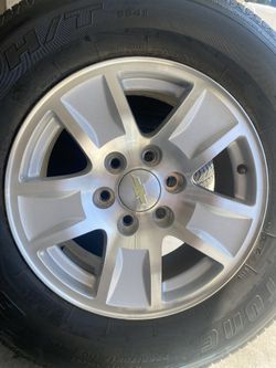 17” 6 Lug Chevy Wheels With 265/70R17 Bridgestone Tires
