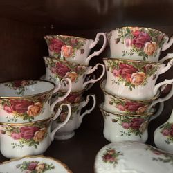 $100 Old Country Roses" pattern teacup 10 pcs $10 each
