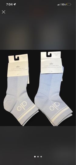 Alo Unisex Half-Crew Socks One Size