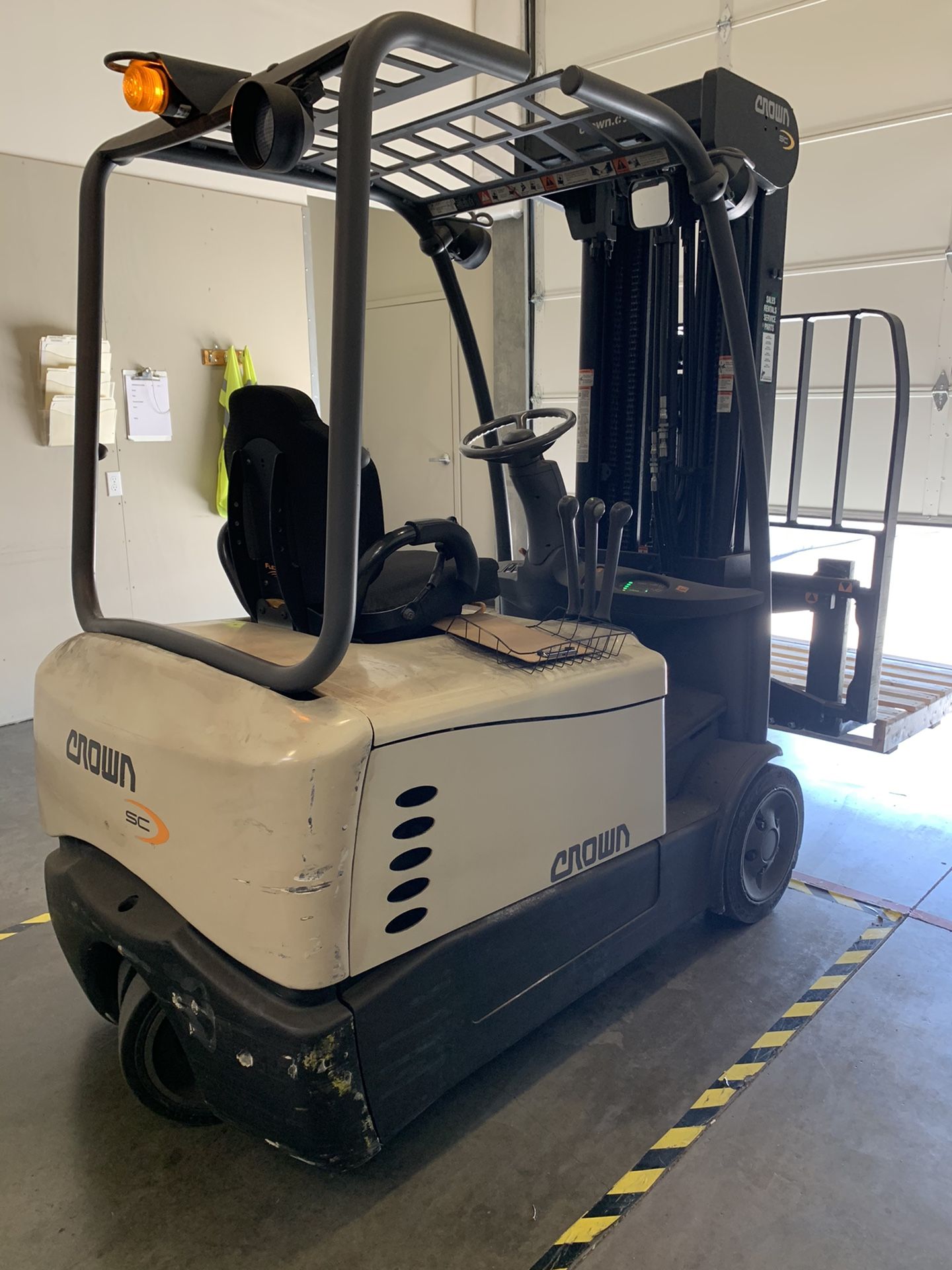 Crown electric Forklift SC-5200