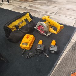 DeWalt Small Skll Saw 