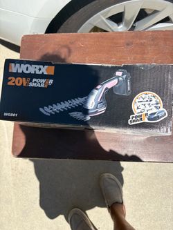 WORX 20V Cordless Grass Shear WG801