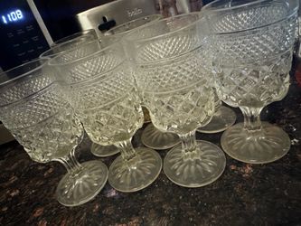 Wine glass / glass drinking cups/flutes