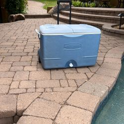 Cooler 60qt Rubbermaid On Wheels, Working Condition Nice And Clean