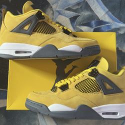 Jordan 4 Retro Yellow Lightnings Size 11