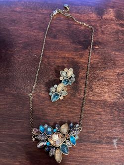 Jewelry Set with stud earrings