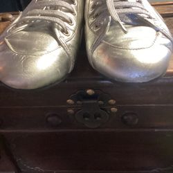 Women Gucci Sneakers Silver