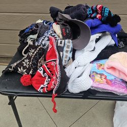 New Snow Hats Plus Gloves Extra  . 36 Pieces For Snow  400 In Snow Mountains  Men And Ladies 