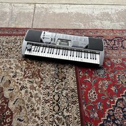 Casio. keyboard  🎹.  61 kes