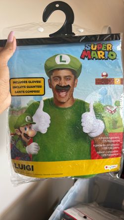 Luigi gloves and hat only adult size