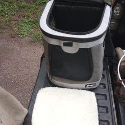 Deluxe Pet Backpack, Barely Used Excellent Condition $29