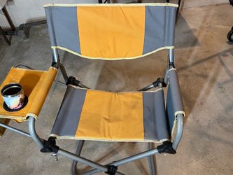 Foldable camping chair