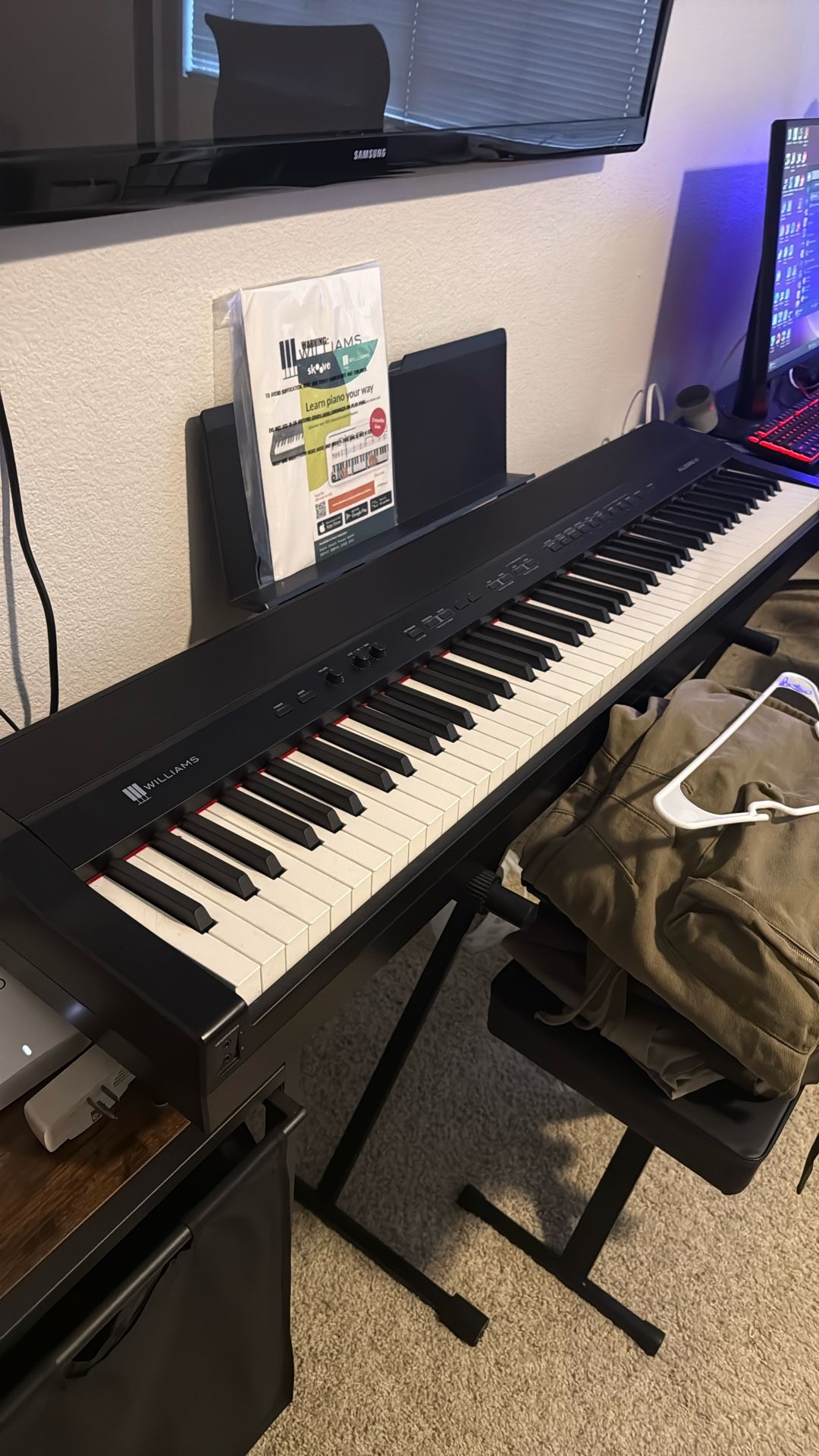 Electric Keyboard