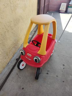 LiTTLE TIKE COZY COUPE RIDE 
