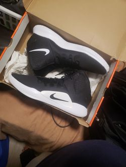 Nike hyperlink x TB promo  Size 18 New