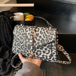 Small Square Leopard Print Bag, Fashionable Belt Buckle, Stylish and Simple, 2025 New Trendy Shoulder Bag, Casual Women's Crossbody Bag