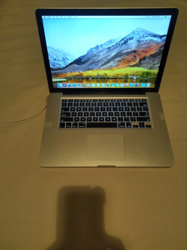 MacBook Pro A1286 i5 2010-2011 8gb 500gb Mac Os. High Sierra And Office