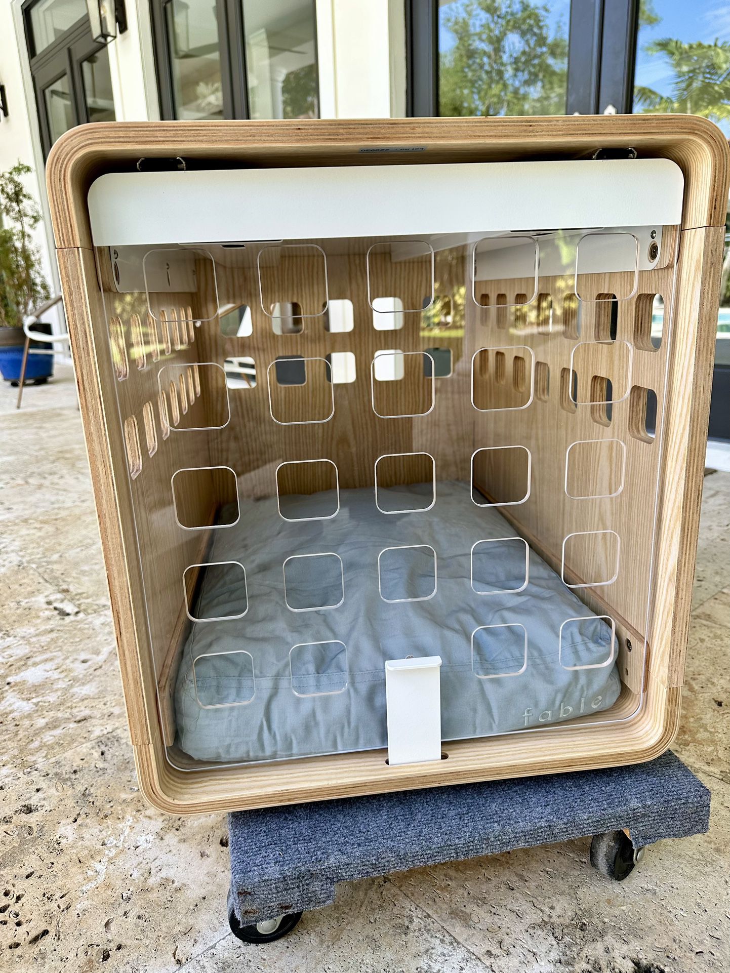 XS/S Fable Dog Crate Wood And Acrylic With Matching Dog Bed