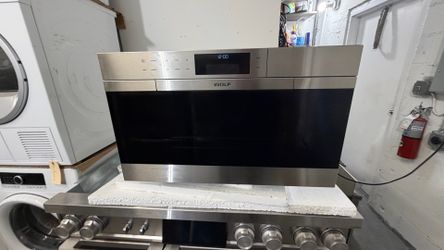 Wolf M Series 30” Contemporary Convection Steam Oven — Stainless Steel Model: CSO30CM/S Condition: Open Box New Price Today: $3,699  🔥 Open Box New W