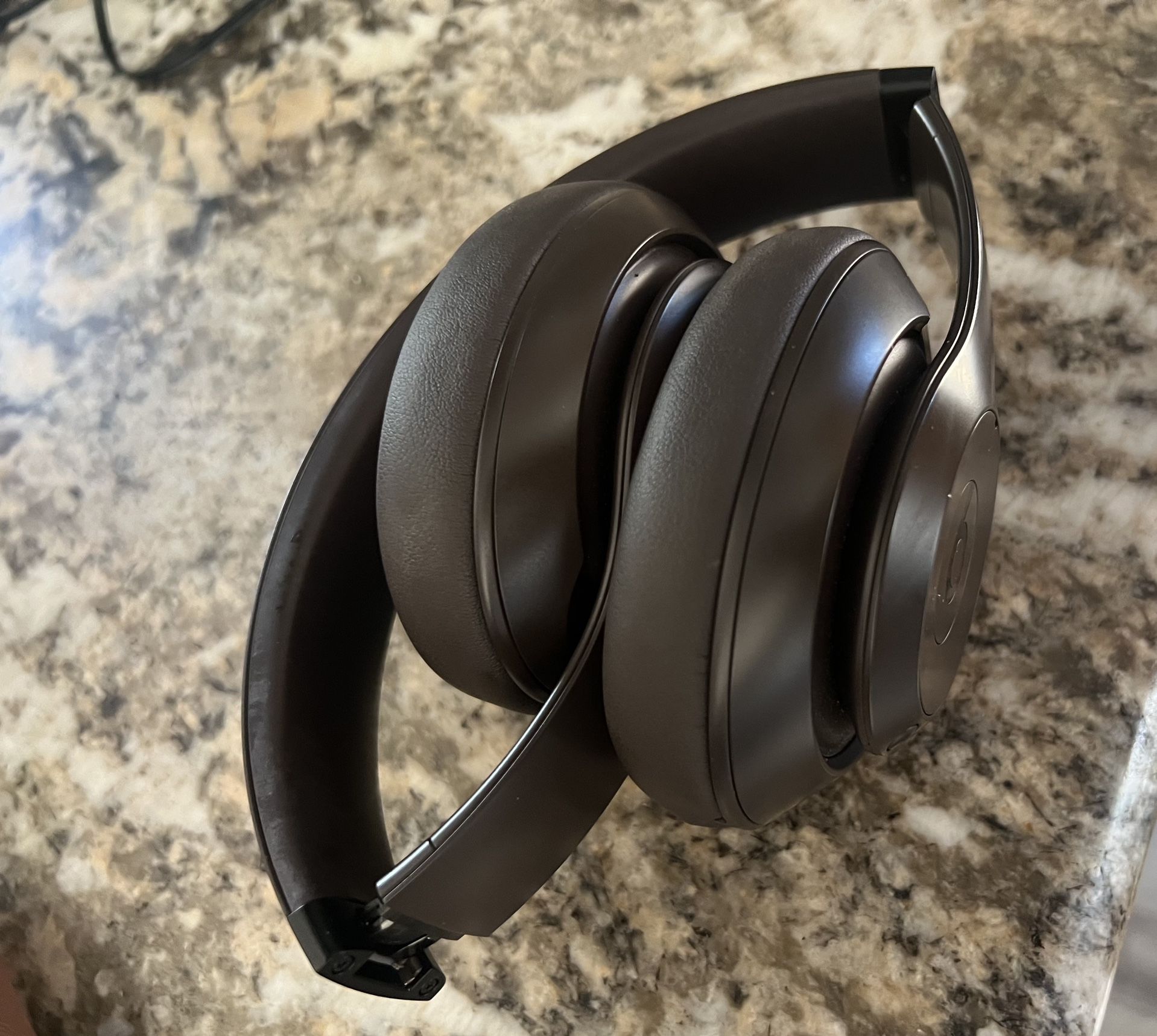 Beats Studio Pro