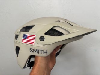 Smith Engage MIPS  LG