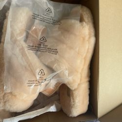 Ugg Fluff yeah Slides 