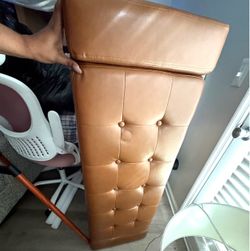 Storage ottoman