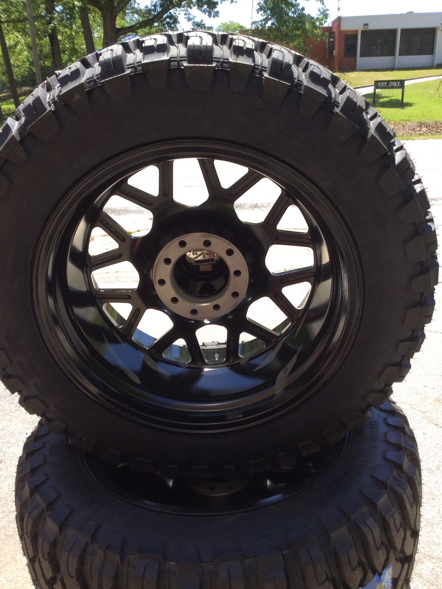 20” wheels 20x10 5x5.5 5x150 HARDROCK GLOSS BLACK and 20” tires 33x12-50-20 COMFORSER CF3000 M/T ALL NEW FIT Toyota Tundra and Dodge Ram