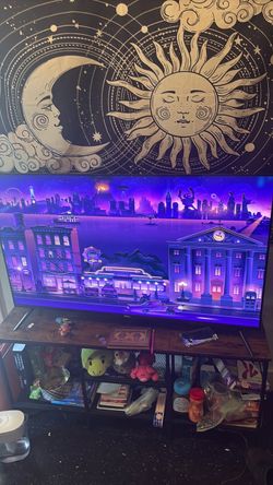 ROKU 65” smart tv