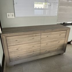 6 Drawer Dresser In grey Wood