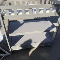 Changing Table And Bassinet 