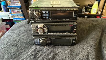 Stereo car alpine and Sony.    120 each