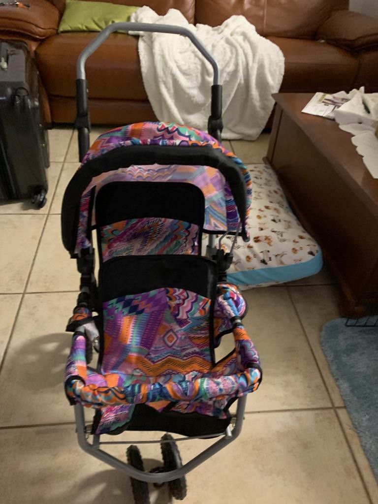 Graco Aluminum Doll Double Stroller . COLLAPSEABLE . GREAT CONDITION