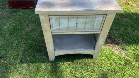 Nightstand $20 or best offer