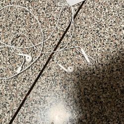 Headphones Brand New Don’t Want them Work Excellent 