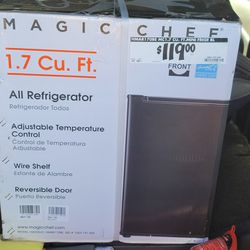 Brand New Magic Chef Refrigerator $70 Pickup In Oakdale Or Riverbank 