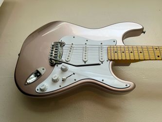 G&L Legacy Tribute - In Excellent New Like Condition & GigBag