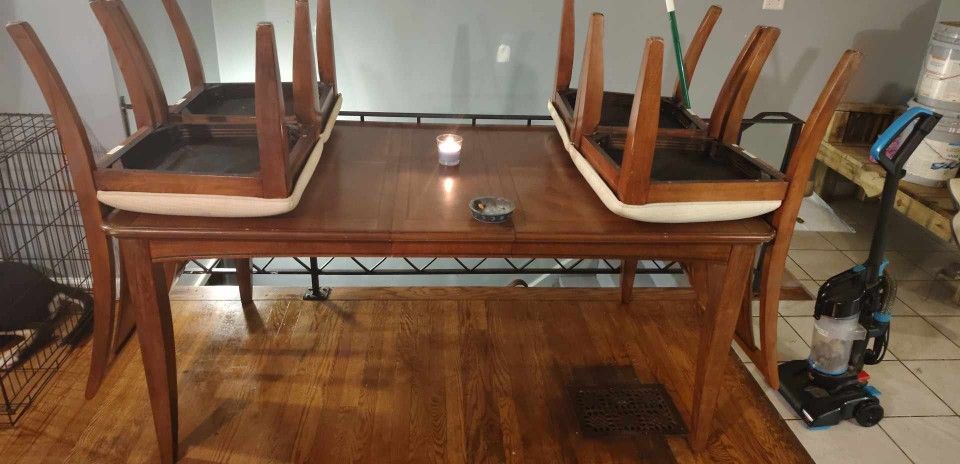 Real Hard Wood Dinning Table