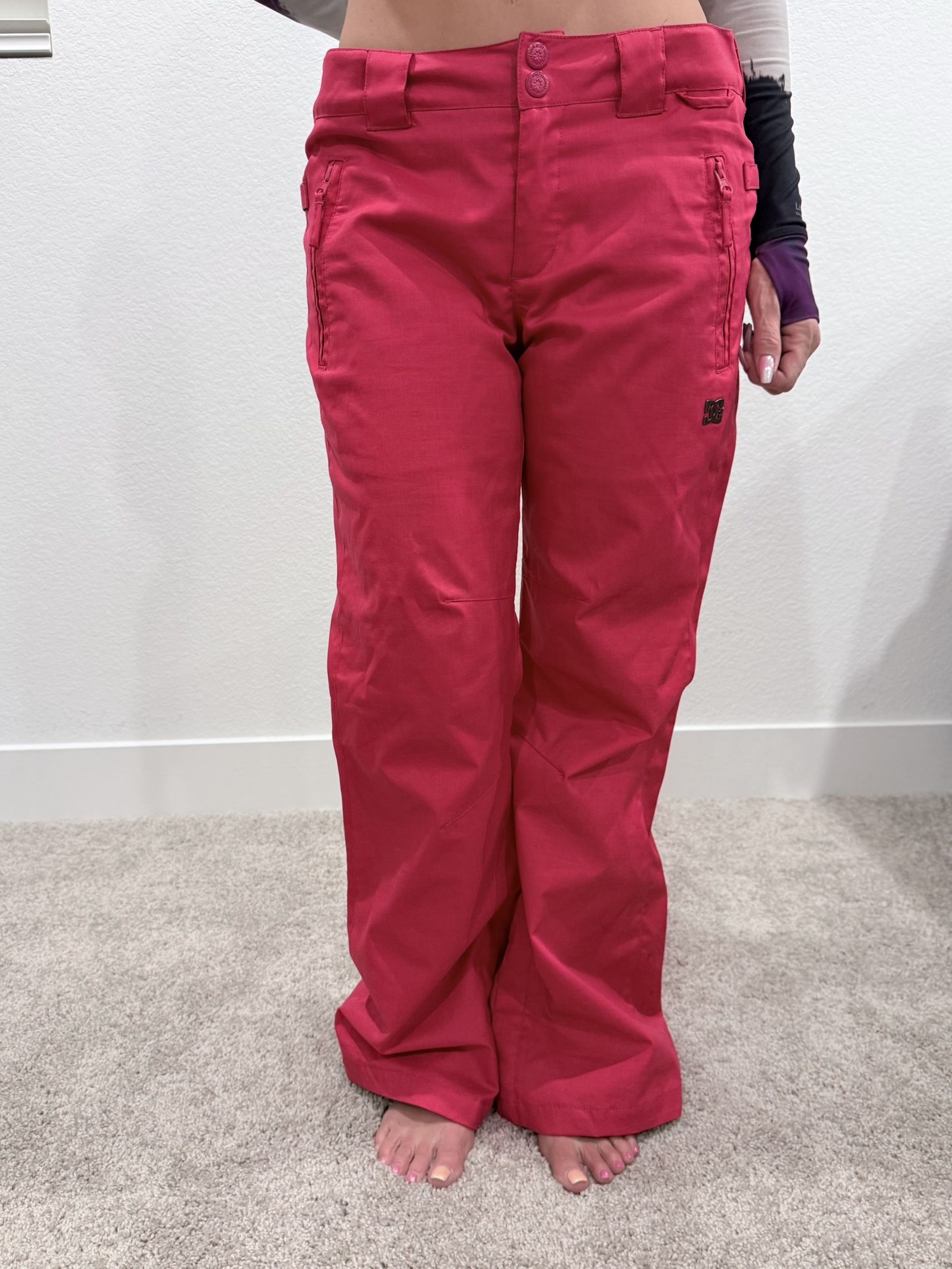 🔥 DC Women’s Bright Pink Snowboard / Ski Pants (Size M) – 5K Waterproof 🔥 💲 $60 (or best offer)