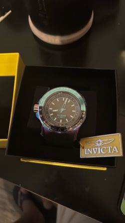Men’s aviator Invicta watch