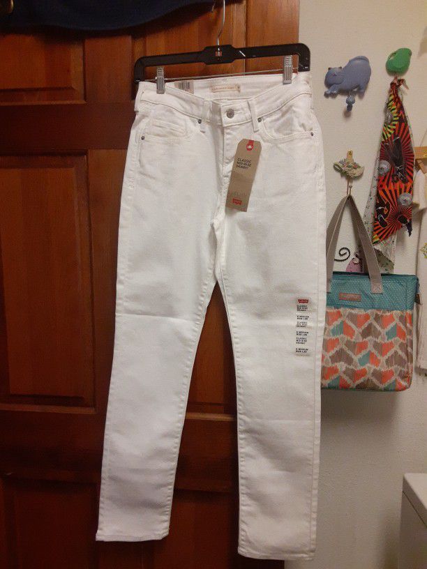 Nwts Women's Levi Jeans Size 6